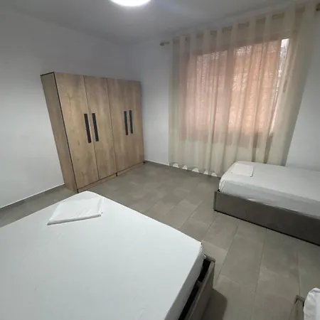 Kristi Home3 - 5 Min Walk To Apartament